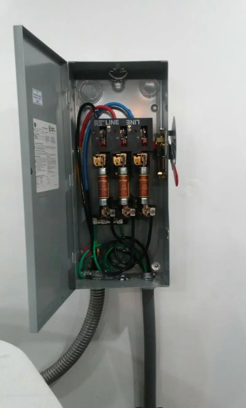 Three-phase disconnect switch installed for Smoke Detector Installation in Summit Hill